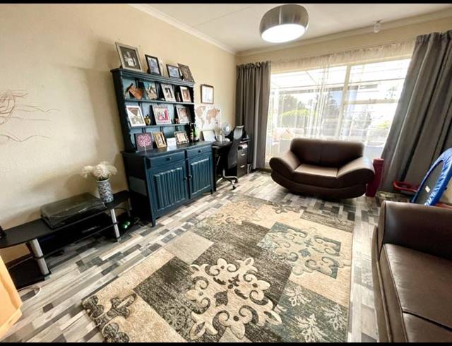 3 BEDROOM TOWNHOUSE FOR SALE IN RANT EN DAL